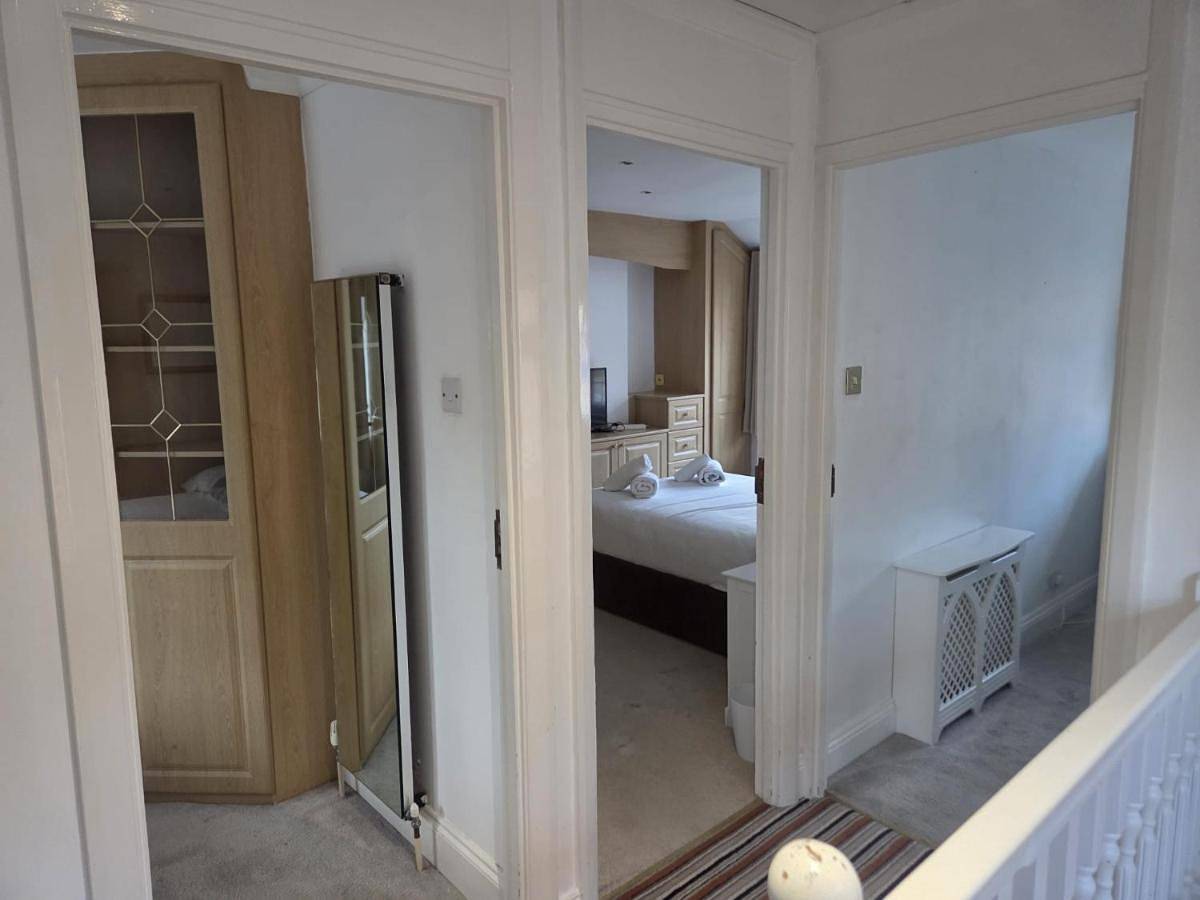 Three-Bedroom Villa in Reading, Berkshire