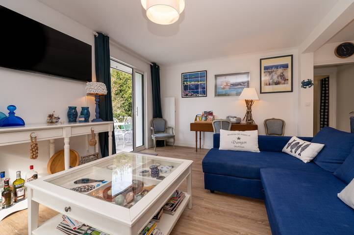 Holiday Home 'Esprit Maritime' with Private Terrace, Private Garden and Wi-Fi in Damgan, Côte des Mégalithes