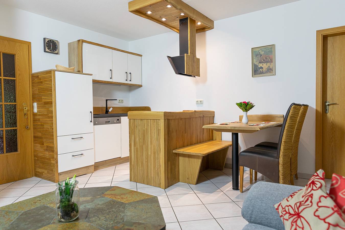 Eulenberghof Kraus - Ferienwohnung Fichtenschlag mit großer überdachter Terrasse am Waldrand in Altenkunstadt, Oberes Maintal - Coburger Land