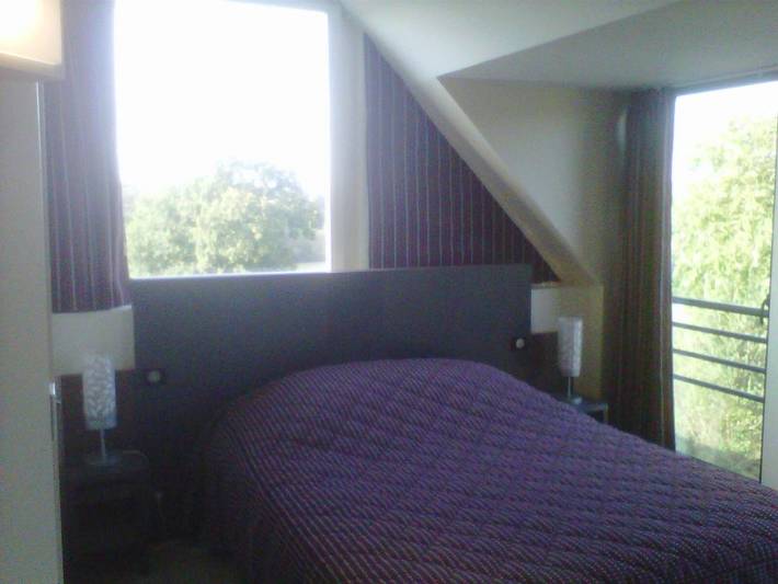 Hôtel pour 2 personnes, avec vue ainsi que piscine et jardin, animaux acceptés à Quemper-Guézennec - 2