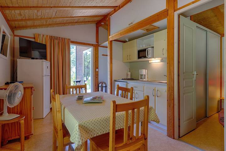 Chalet 'D'alpion' con piscina condivisa, terrazza privata e giardino in comune in Les Tourrettes, Nyons e dintorni