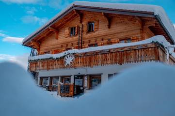 Hôtel pour 2 personnes, avec vue et terrasse, animaux acceptés à Nendaz