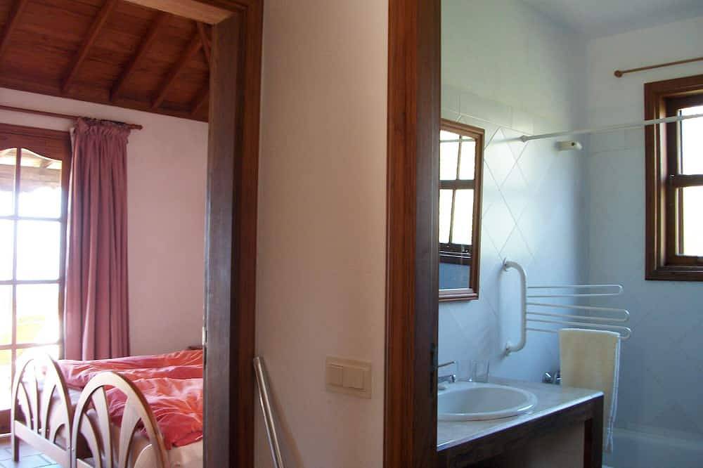 Casa individual aislada, cerca Los Llanos, vistas al mar y montana, jardin priv. in Hermosilla, El Paso