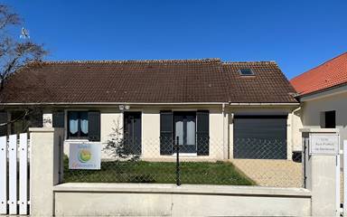 Gîte pour 7 personnes, avec terrasse et jardin à Salbris