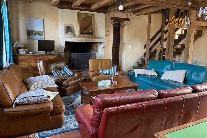 Gîte pour 21 personnes, avec jacuzzi ainsi que jardin et sauna à Usson-du-Poitou - 3