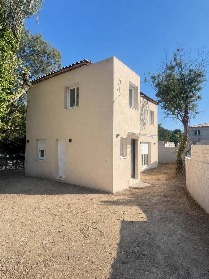 Location de vacances pour 8 personnes, avec Terrasse et Jardin à Septèmes-les-Vallons