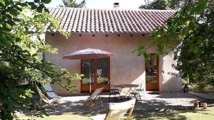 Gîte pour 3 personnes, avec jardin à Fareins