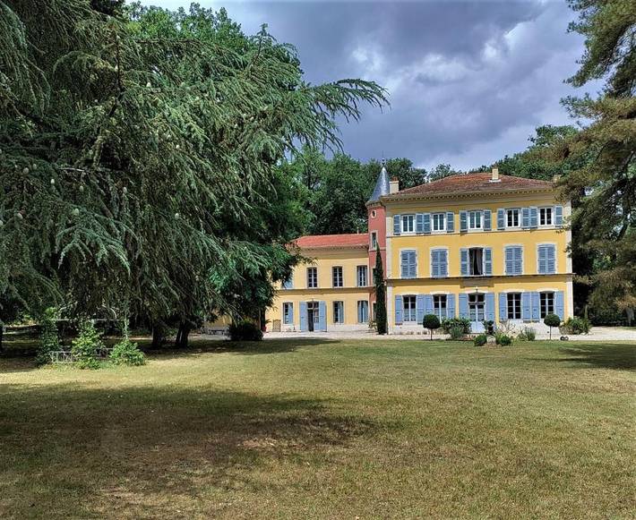 Chambre d’hôte pour 2 personnes, avec Jardin ainsi que Piscine et Vue