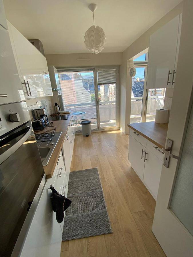 Appartement entier, Appartement moderne baigné de lumière en centre-ville in Douarnenez, Région de Quimper