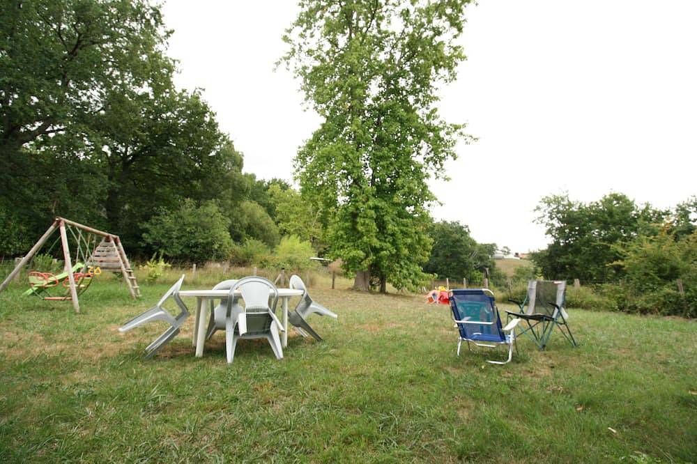 Ganze Wohnung, Großes Garten-Wohnung im ruhigen Ortskern in Saint-Pée-sur-Nivelle, Bayonne und Umgebung