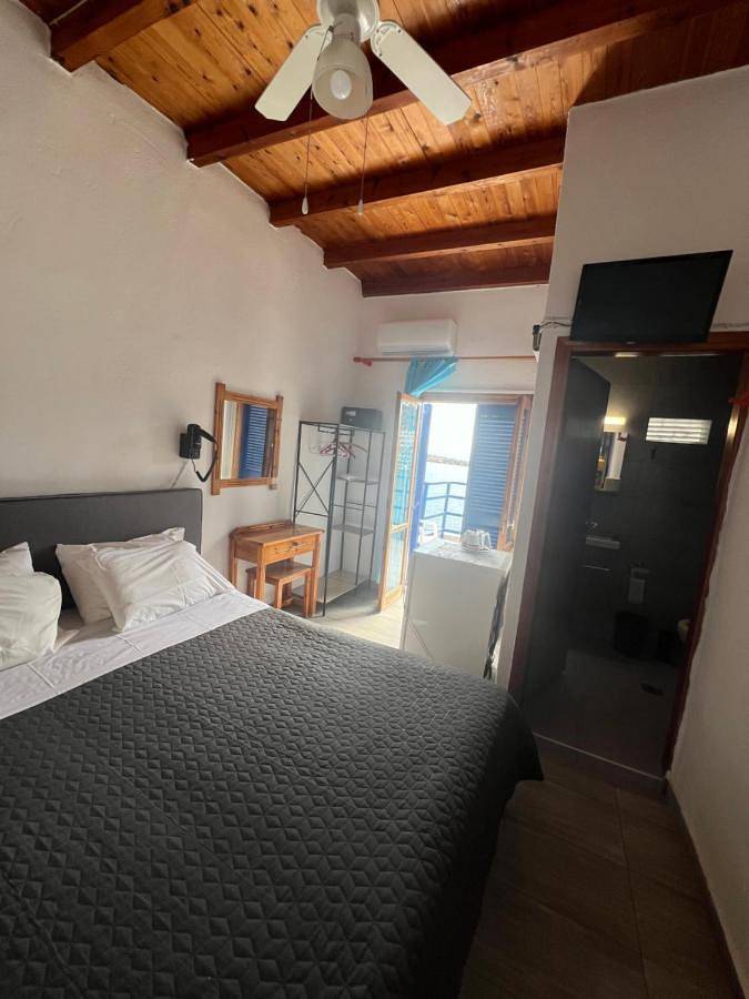 Gîte pour 2 personnes, avec vue et balcon dans Loutró - 2