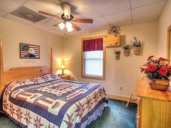 Chalet for 18 people, with balcony and hot tub in Pigeon Forge