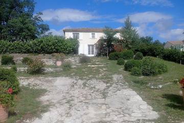 Gîte pour 6 personnes, avec terrasse à Lussas
