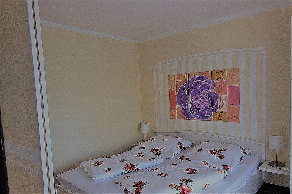 Ganze Wohnung, Ferienwohnung  Romantic, Stadtwohnung mit nur 1 Stufe barrierefrei in Bad Kissingen, Rhön-Bayern