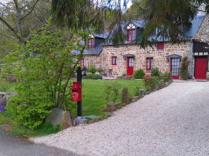 Gîte pour 6 personnes, avec Terrasse ainsi que Jardin et Sauna
