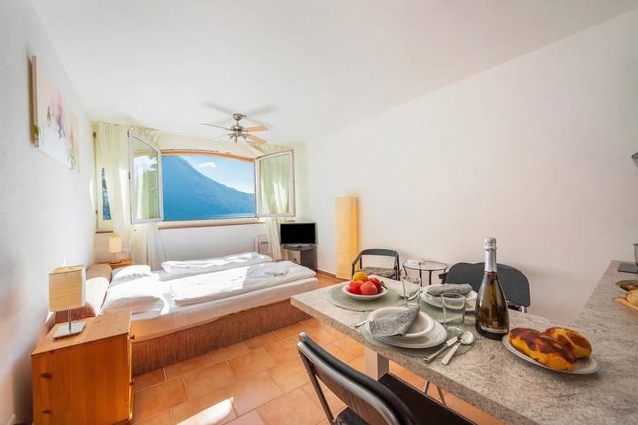 Ferienwohnung für 2 Personen, mit Terrasse und Kinderpool sowie Seeblick in Lugano - 2