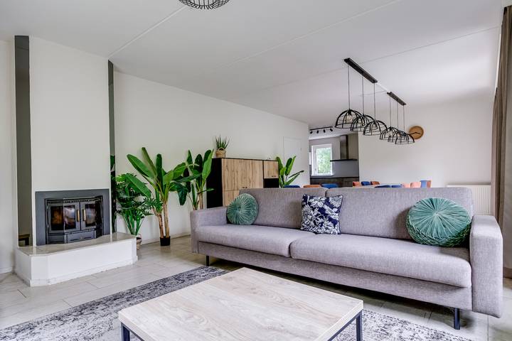 Ferienhaus für 12 Personen, mit Balkon/Terrasse und Terrasse sowie Garten und Pool