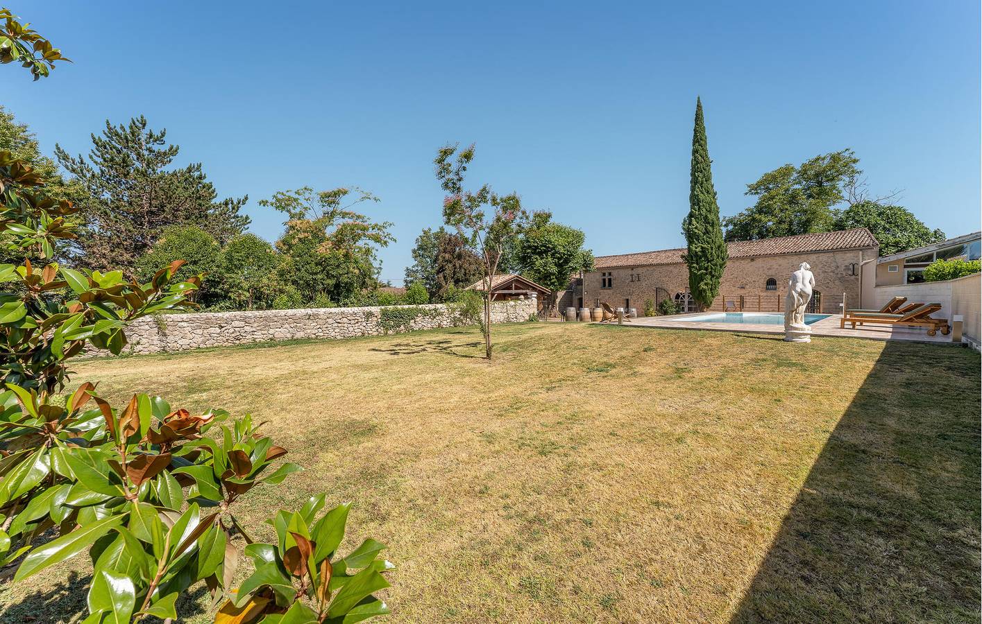 Feriehus for 15 personer med sauna in Rauzan, Libourne Området