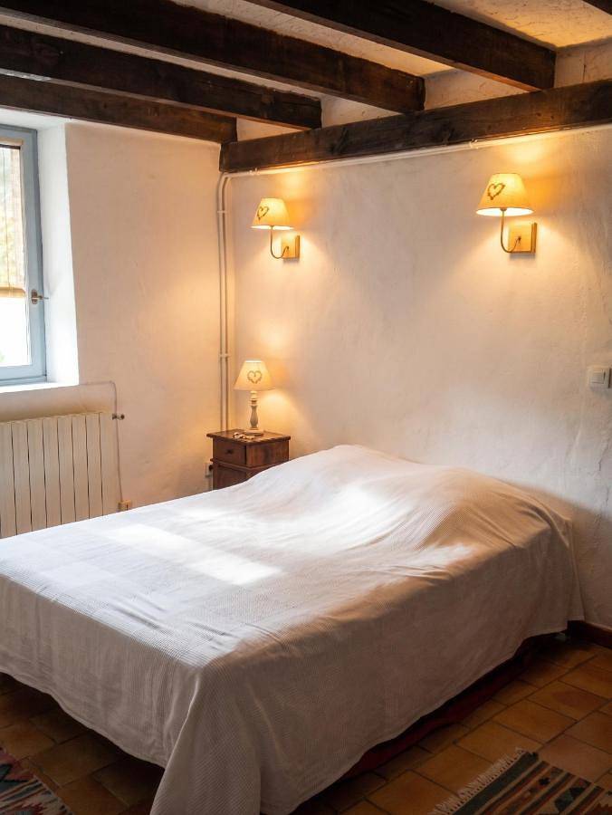Location de vacances pour 8 personnes, avec Terrasse ainsi que Jardin et Piscine à Saint-Julien-de-la-Nef - 3