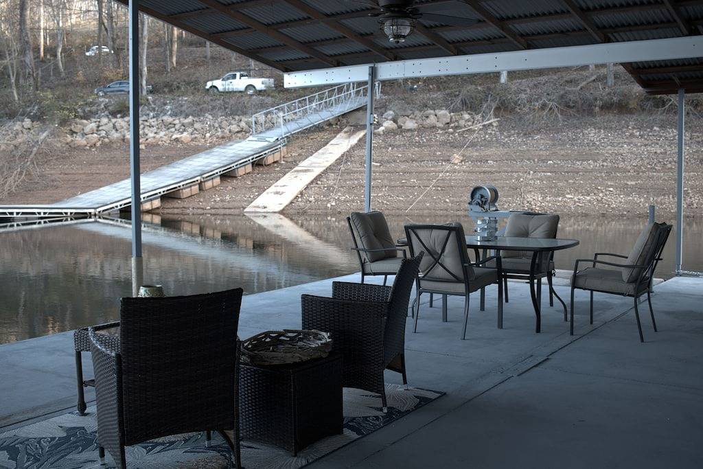 Wachen Sie mit dem See als Vorgarten auf! 3bd / 1bth mit Landzugang und Bootsbeleg in Norris Lake