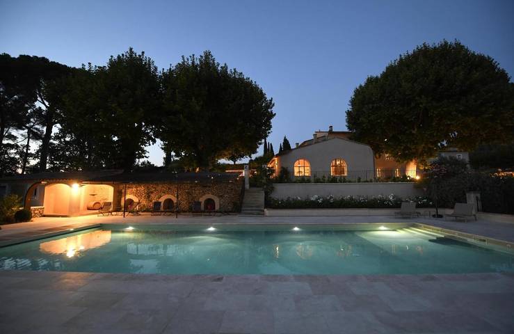 Chambre d’hôte pour 3 personnes, avec Terrasse ainsi que Jardin et Piscine