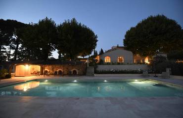 Chambre d’hôte pour 3 personnes, avec terrasse ainsi que jardin et piscine à Gargas