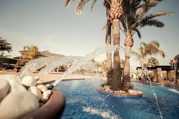 Casa rural para 14 personas, con Balcón y Jacuzzi además de Terraza y Jardín en Elche