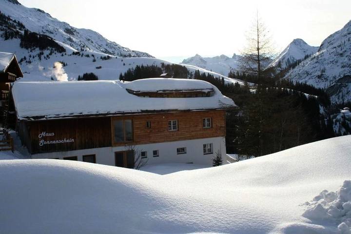 Ferienwohnung für 3 Personen, mit Ausblick und Garten im Lechtal