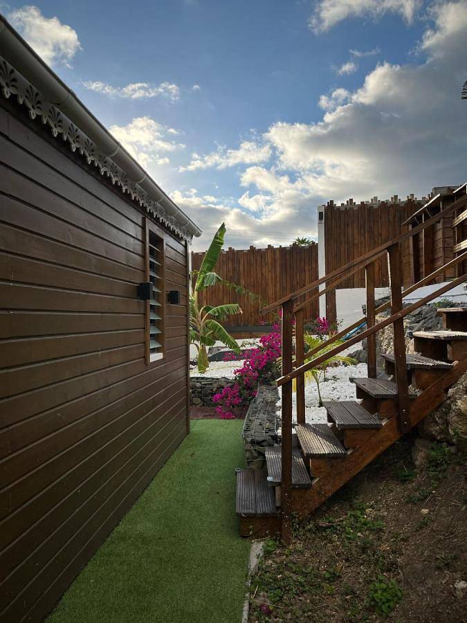 Location de vacances pour 5 personnes, avec vue et terrasse ainsi que jardin et piscine dans Plage de Petite Anse - 4