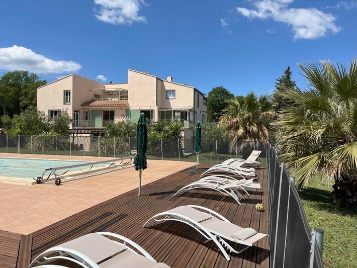 Gîte pour 9 personnes, avec terrasse et piscine, animaux acceptés - 1