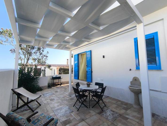 Appartamento per 5 persone, con terrazza e giardino a Triscina