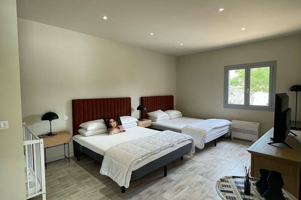 Villa 210m 14 Pers. 3 kms Ponte-Leccia -Canavaggia Centre Corse in Canavaggia, Arrondissement de Corte