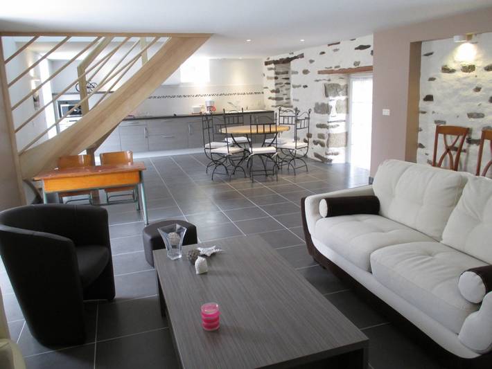 Gîte pour 6 personnes, avec terrasse ainsi que piscine et jardin à Langoat - 4