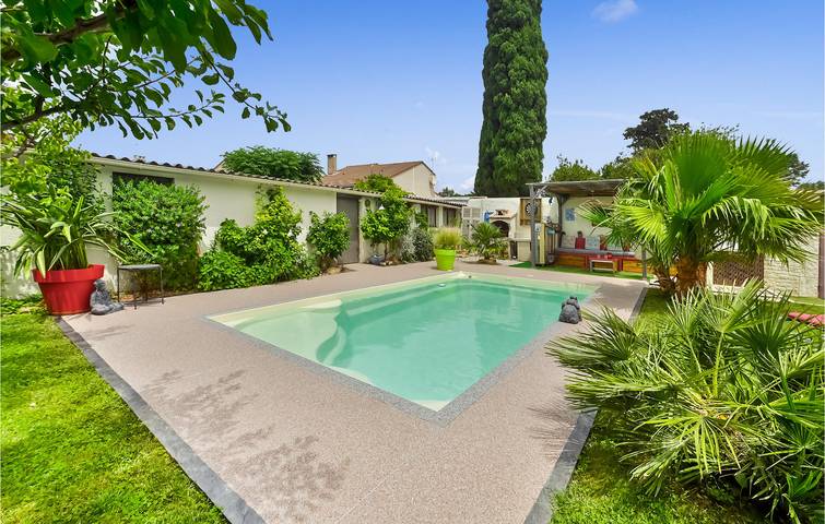 Location de vacances pour 6 personnes, avec Terrasse et Piscine à Le Pontet