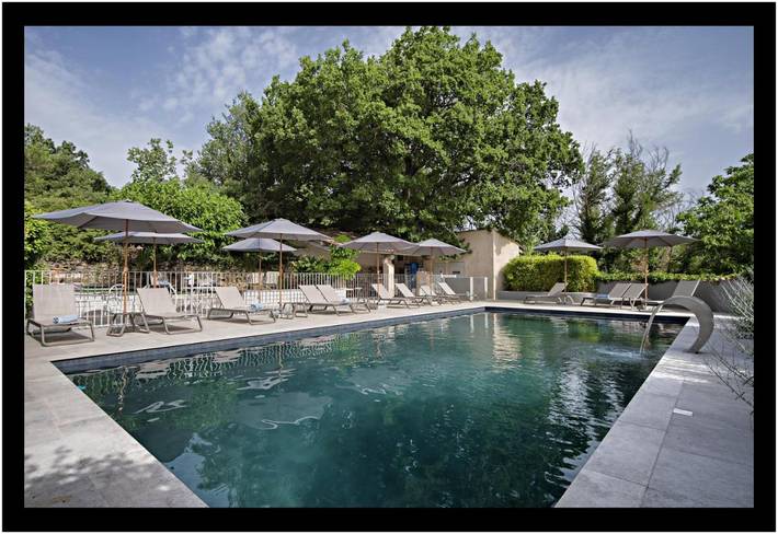 Hôtel pour 2 personnes, avec Terrasse ainsi que Jardin et Piscine