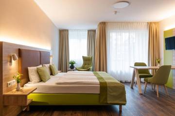 Hotel für 2 Personen, mit Garten und Ausblick, mit Haustier in Berliner Mauer