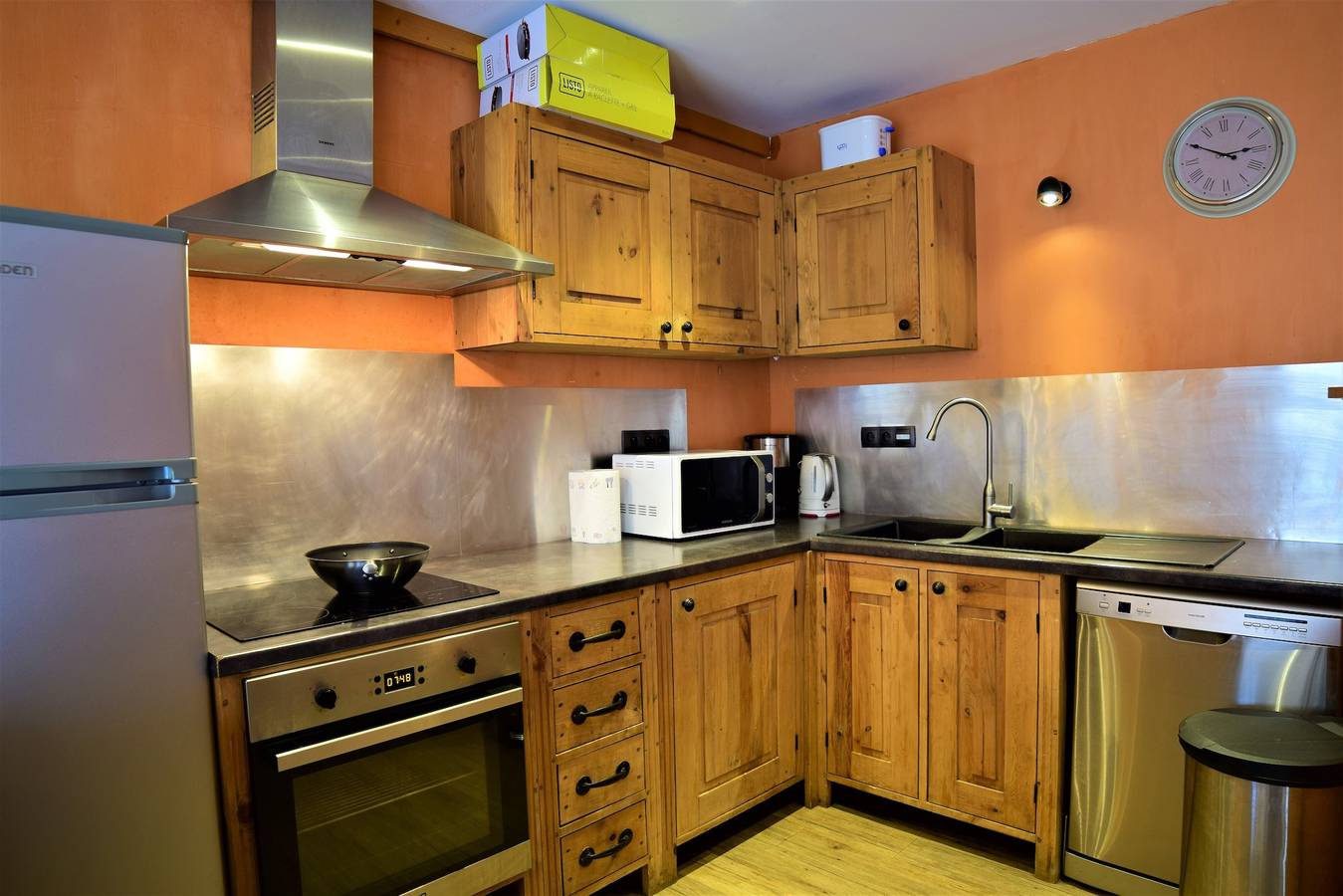 Geheel appartement, Appartement 'L'Éterlou' met privé tuin en wifi in Mont-de-Lans, Les Deux Alpes