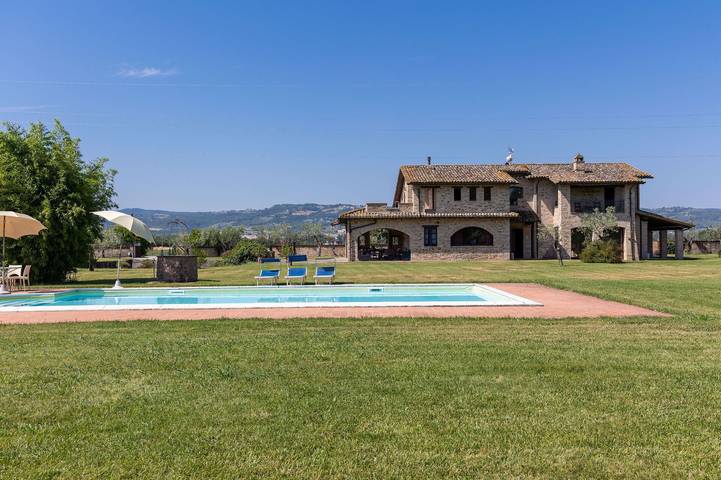 Villa per 9 persone, con piscina e terrazza ad Assisi