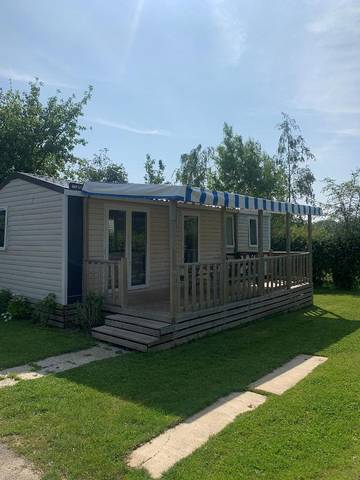 Gîte pour 9 personnes, avec piscine ainsi que jardin et vue, animaux acceptés à Licques