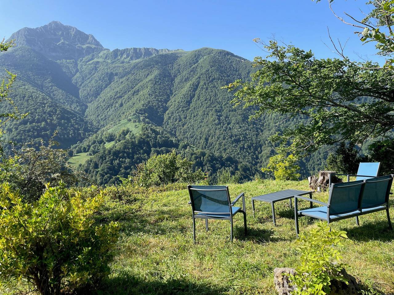 Maison de vacances 'Ty Sioul - Vue Montagne' avec vue sur la montagne, terrasse privée et Wi-Fi in Aydius, Béarn