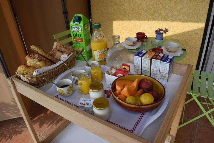 Location de vacances pour 3 personnes, avec jardin ainsi que vue et piscine à Canaules-et-Argentières - 3