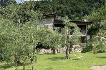 Agriturismo für 8 Personen, mit Garten und Terrasse am Gardasee