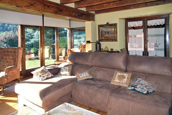 Location de vacances pour 12 personnes, avec jardin et terrasse dans Salardú - 4