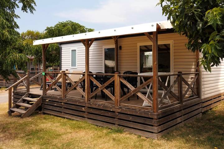 Camping pour 4 personnes, avec terrasse, animaux acceptés à Le Muy