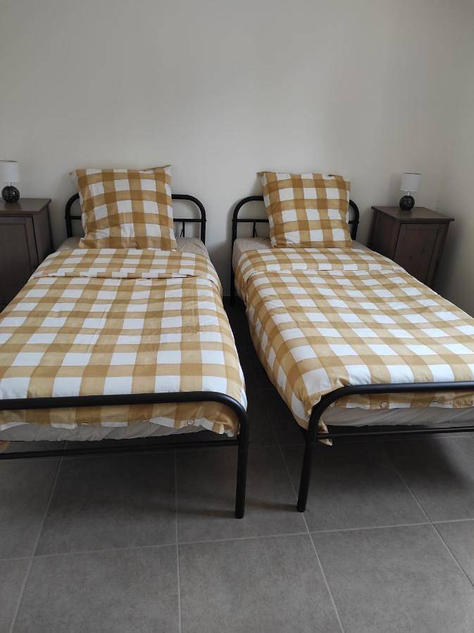 Location de vacances pour 7 personnes, avec jardin ainsi que jacuzzi et piscine à Saint-Didier-sur-Chalaronne - 3