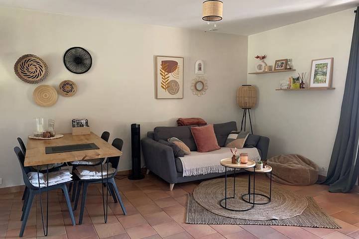 Location de vacances pour 5 personnes, avec jardin et terrasse à Saint-André-de-Roquepertuis - 2