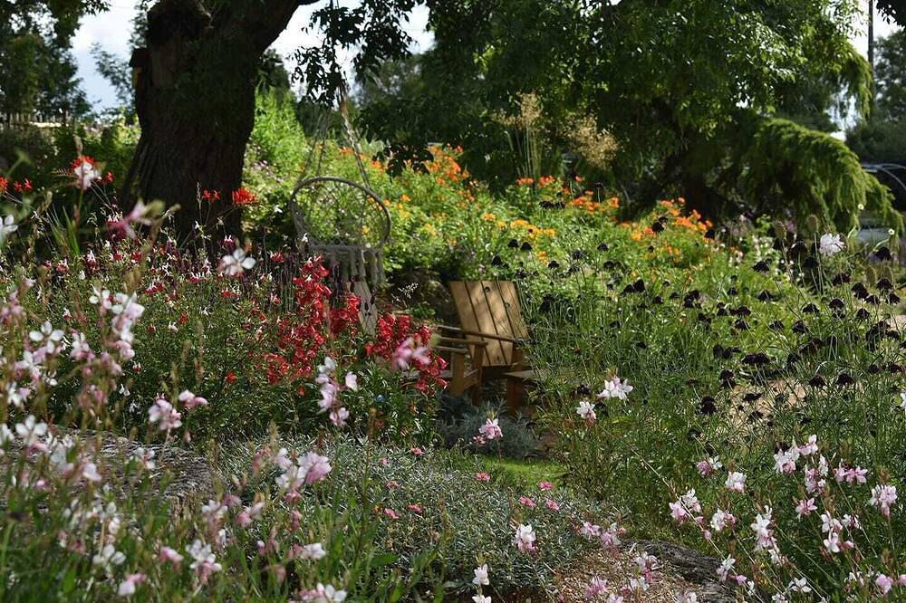 Chambre d'hôtes Un Beau Regard,  Puy Du Fou 25min, Parc Oriental 10 min... in Saint-Aubin-de-Baubigné, Mauléon