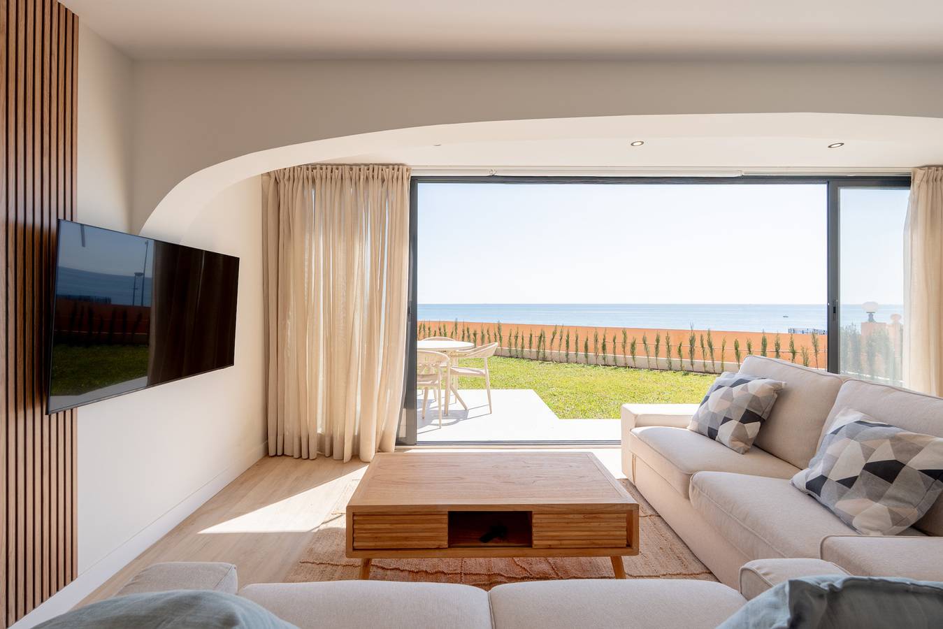 Casa Ventura – Charming Beachside Apartment with G in Playa El Bombo, Mijas