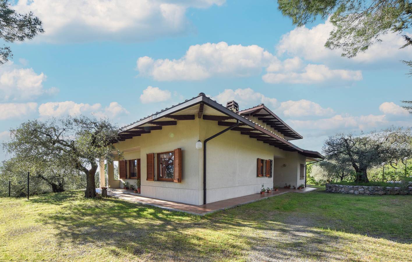 Rückzugsort am See mit Garten, WiFi & Parkplatz - Blick auf Montalcino in Magione, Lago Trasimeno