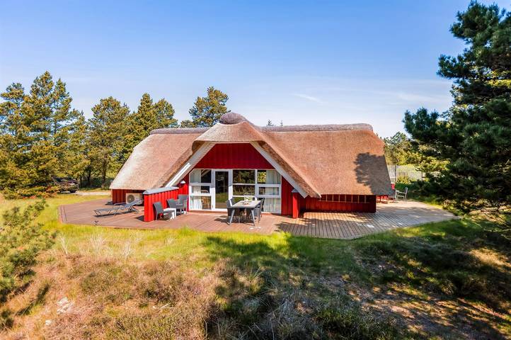 Ferienhaus für 6 Personen, mit Whirlpool und Sauna sowie Terrasse in Biikebrennen
